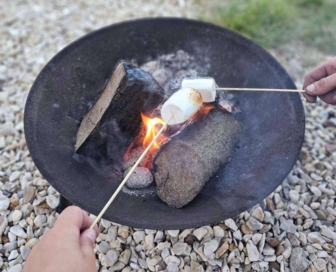 Отель Peggy'S Hut Astbury Экстерьер фото